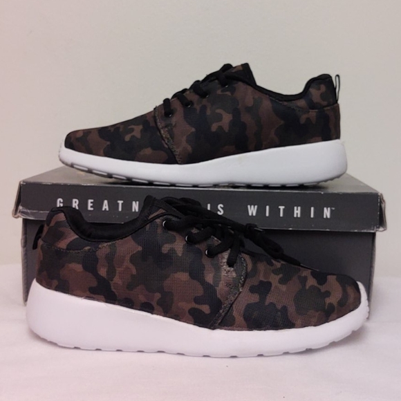 👟Women Camo Print | Casual Leah Sneakers - Picture 4 of 8